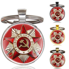 Load image into Gallery viewer, Gold Classic USSR Soviet Badges Sickle Hammer Key Chains Vintage Men Women CCCP Russia Emblem Communism Key Rings Gifts